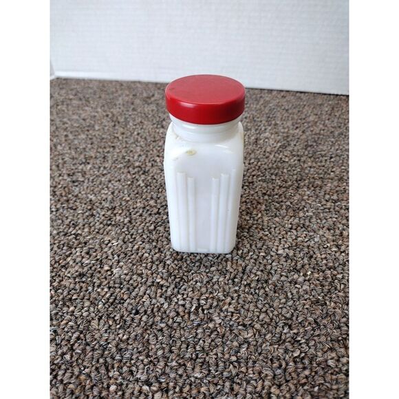 Vintage GRIFFITH's CELERY Salt MILK GLASS SPICE SHAKER JAR RED LID YELLOW GOLD - Picture 4 of 8